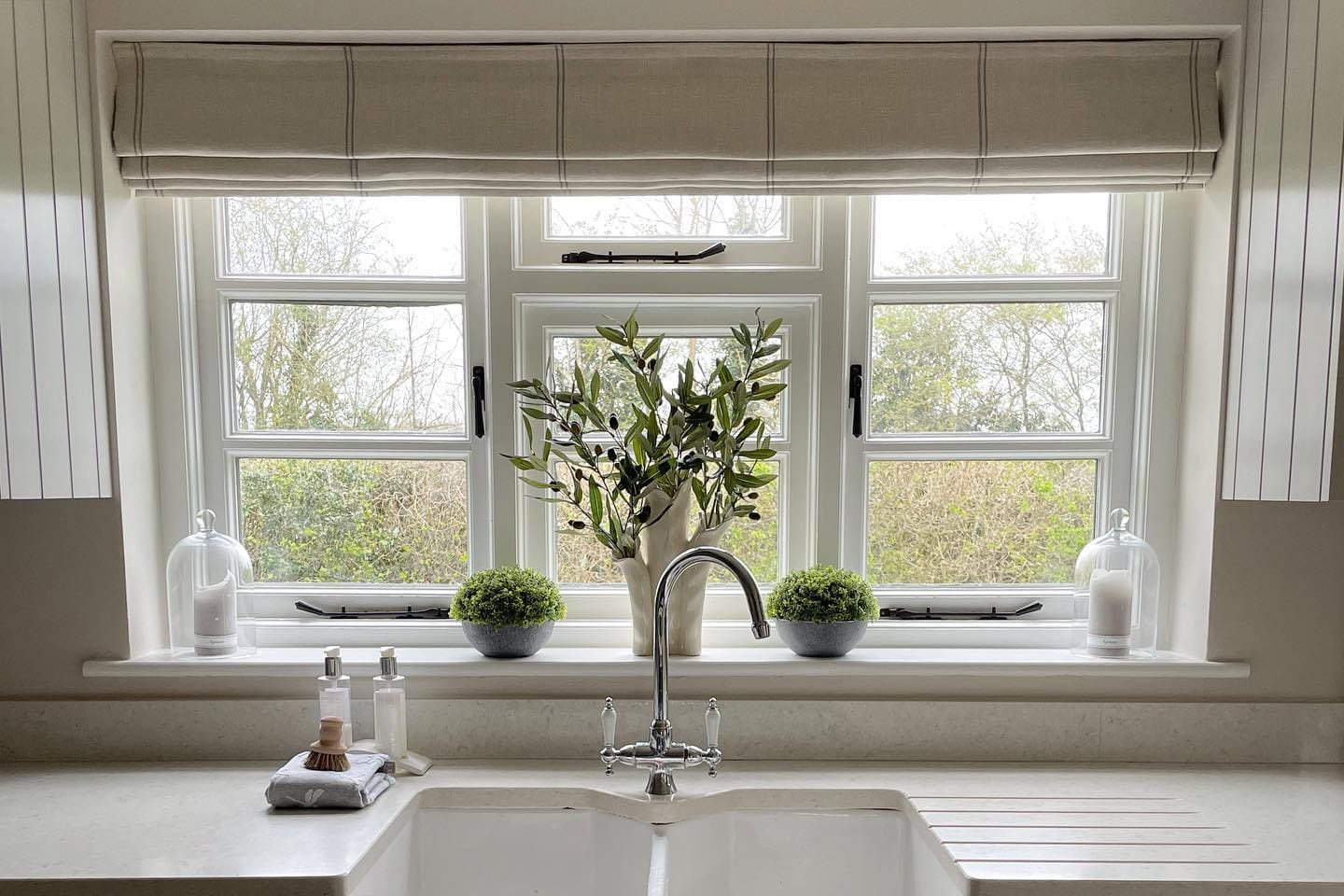 The Ultimate Guide to Roman Blinds