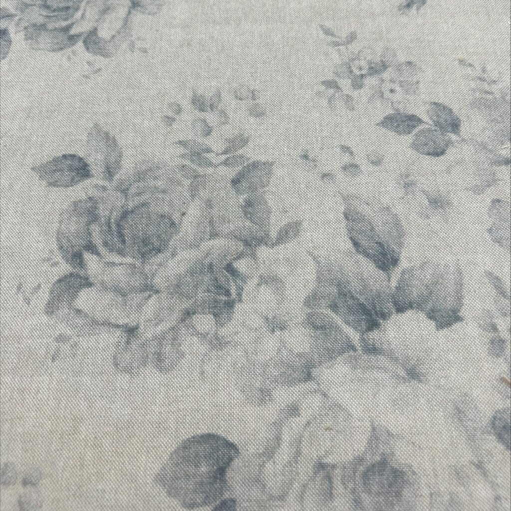 Sewing House Faded Rose Indigo Roman Blind