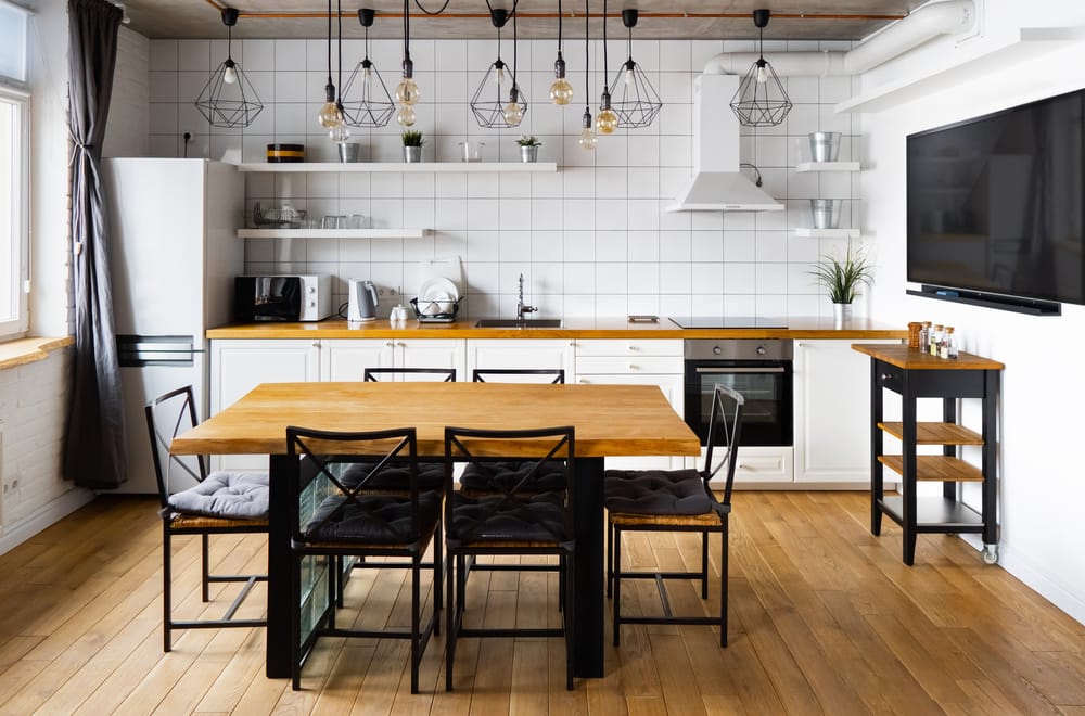 An,Eat-in,Kitchen,Interior,Design,In,Modern,Scandinavian,Style,With Tranquil snow drop curtains