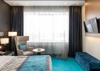 10 Steps To Creating A Hotel-Inspired Bedroom At Home