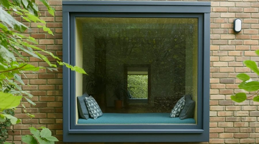 Oriel window